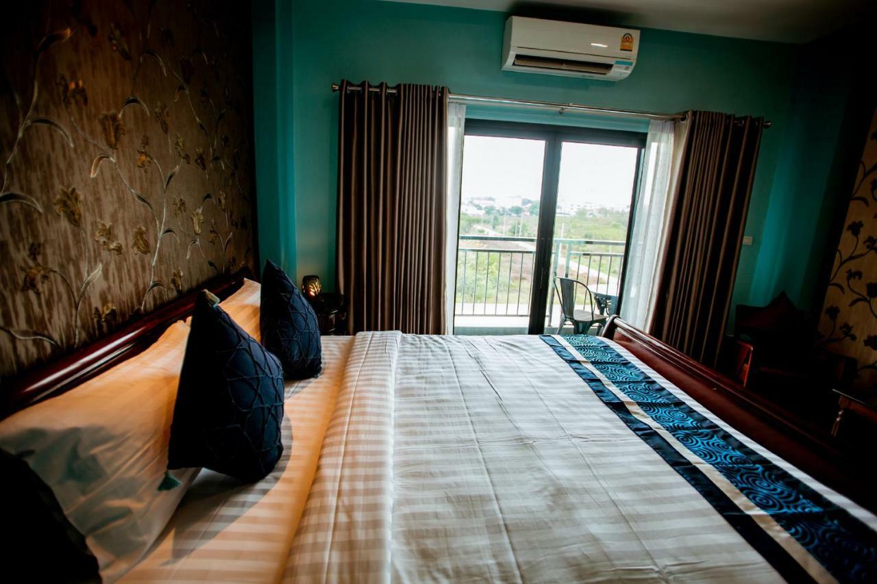 Chunlee Grand Korat Hotel Nakhonratchasima Екстериор снимка